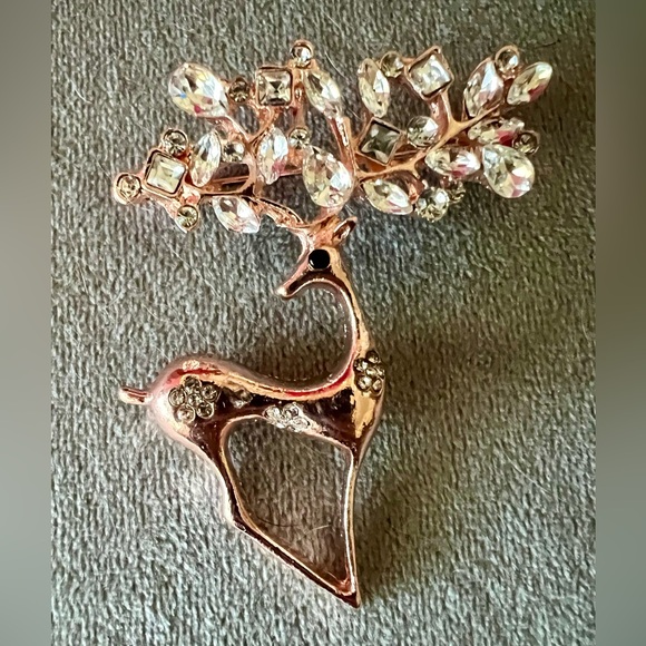 Jewelry - Elegant Rose Gold Reindeer Brooch with Crystals